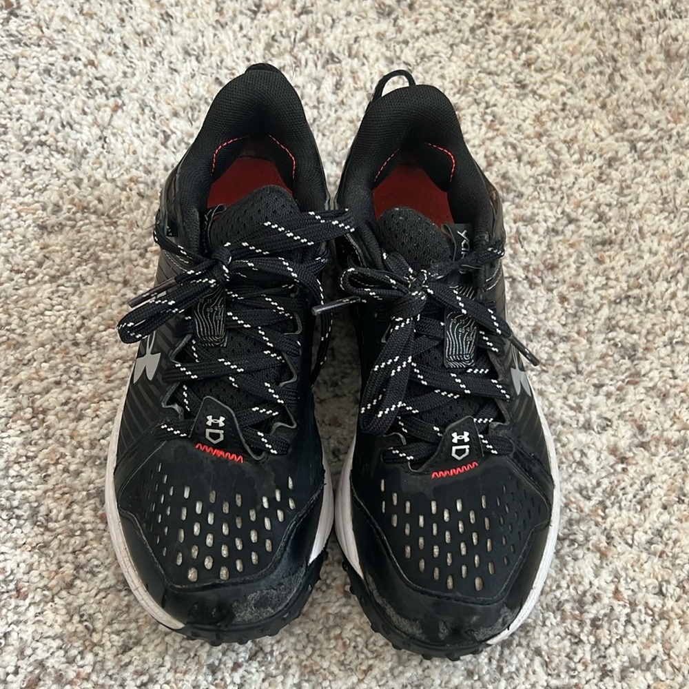 Boys Under Armour gym shoe